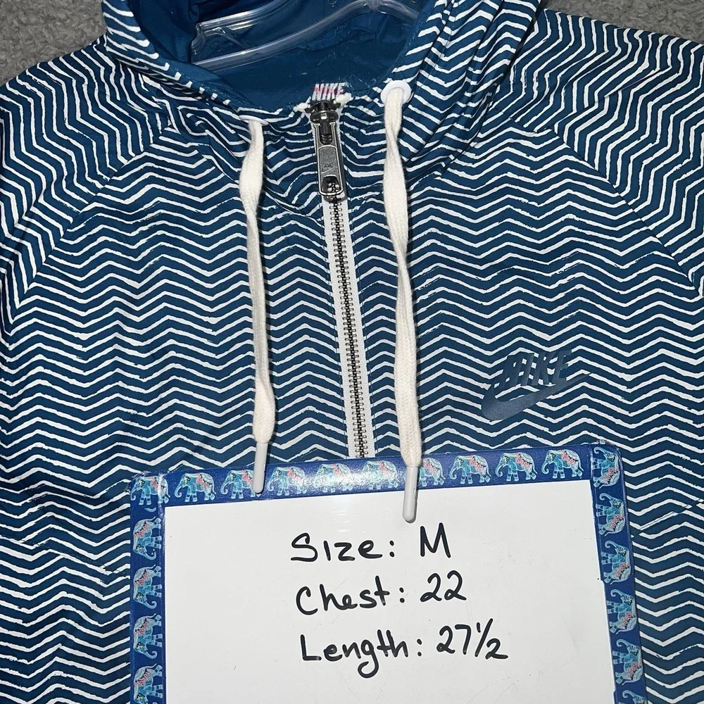 Nike Sportswear Windbreaker Women's Size M Teal‎ Geometric Hooded Rain Jacket